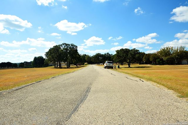 936 Saddle Club Dr, Kerrville, TX 78028