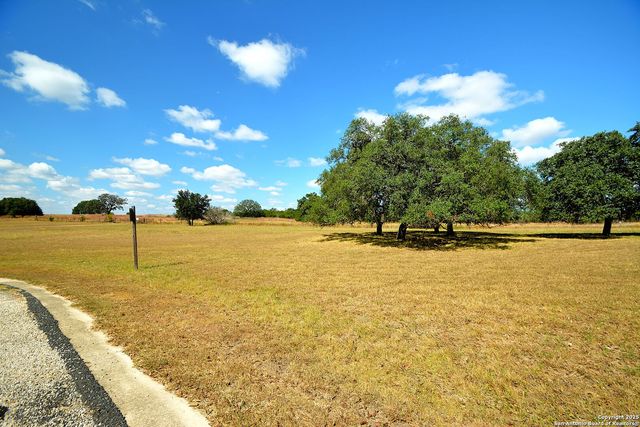 936 Saddle Club Dr, Kerrville, TX 78028
