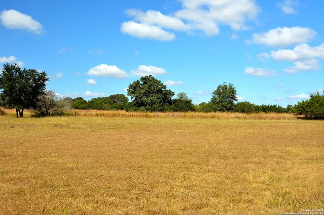 936 Saddle Club Dr, Kerrville, TX 78028