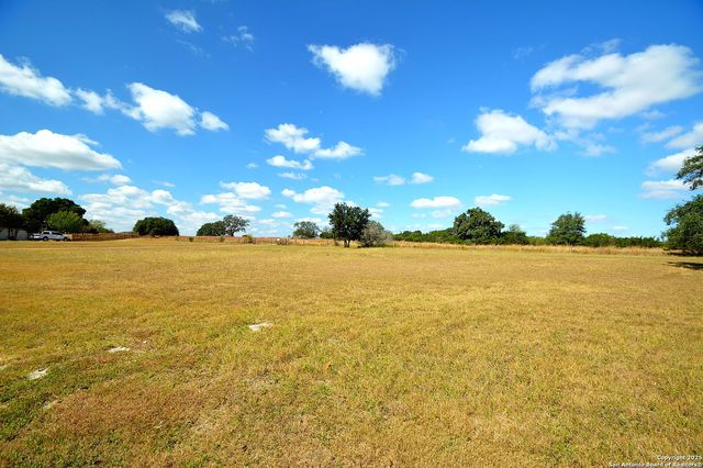 936 Saddle Club Dr, Kerrville, TX 78028