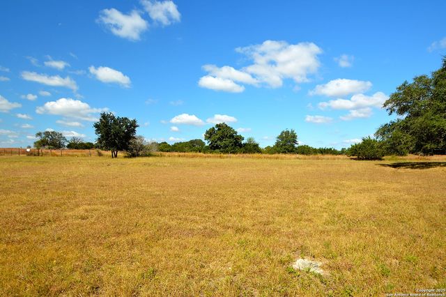 936 Saddle Club Dr, Kerrville, TX 78028