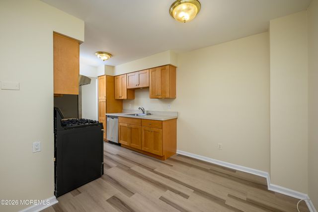 213 Longwood Drive 21-3, Englishtown, NJ 07726