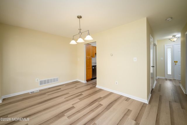 213 Longwood Drive 21-3, Englishtown, NJ 07726