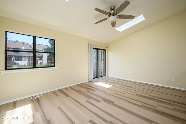 213 Longwood Drive 21-3, Englishtown, NJ 07726