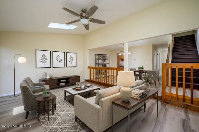 213 Longwood Drive 21-3, Englishtown, NJ 07726