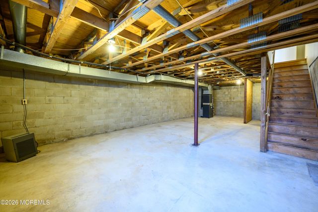213 Longwood Drive 21-3, Englishtown, NJ 07726