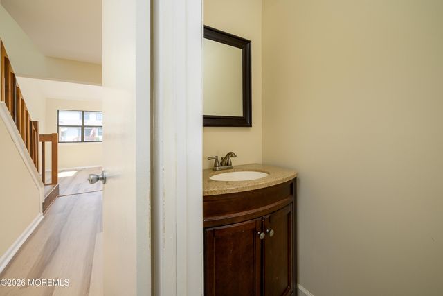213 Longwood Drive 21-3, Englishtown, NJ 07726
