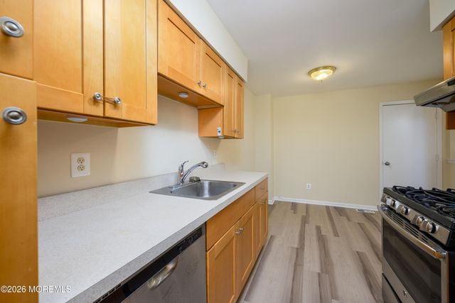 213 Longwood Drive 21-3, Englishtown, NJ 07726