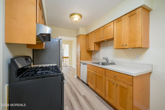 213 Longwood Drive 21-3, Englishtown, NJ 07726