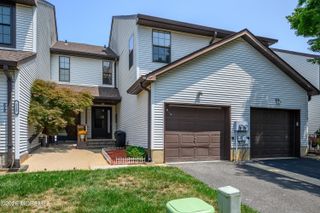 213 Longwood Drive 21-3, Englishtown, NJ 07726