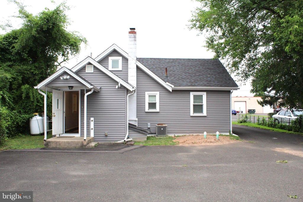 653 CATHERINE ST, WARMINSTER, PA 18974 — photo 3