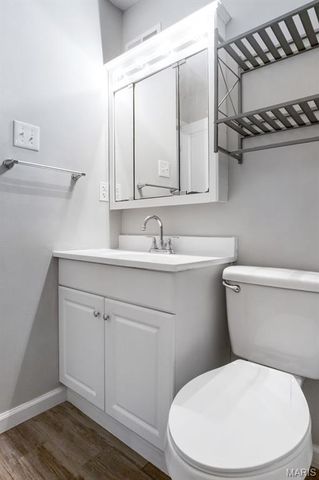 108 Hillsdale Drive, Ballwin, MO 63011