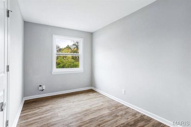 108 Hillsdale Drive, Ballwin, MO 63011