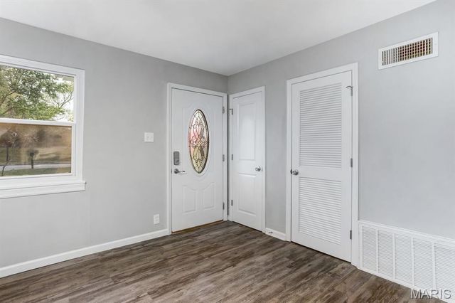 108 Hillsdale Drive, Ballwin, MO 63011