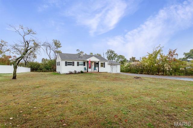 108 Hillsdale Drive, Ballwin, MO 63011