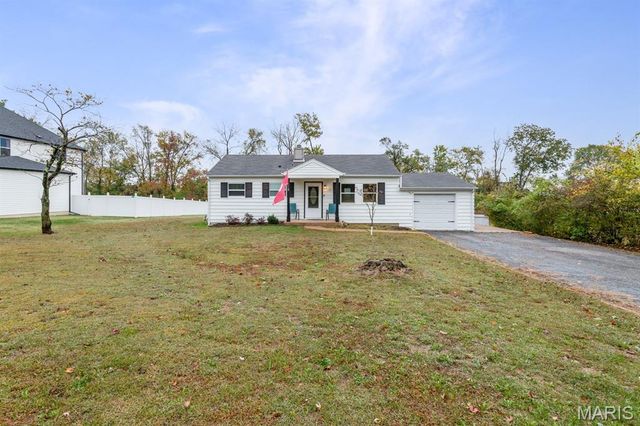 108 Hillsdale Drive, Ballwin, MO 63011