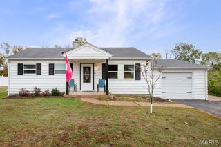 108 Hillsdale Drive, Ballwin, MO 63011
