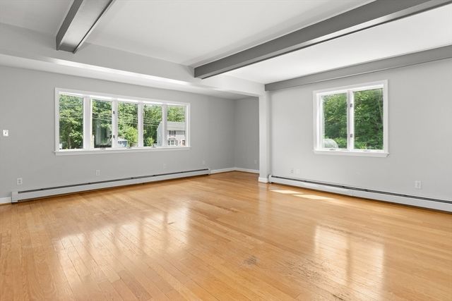 865 Salem St, Groveland, MA 01834