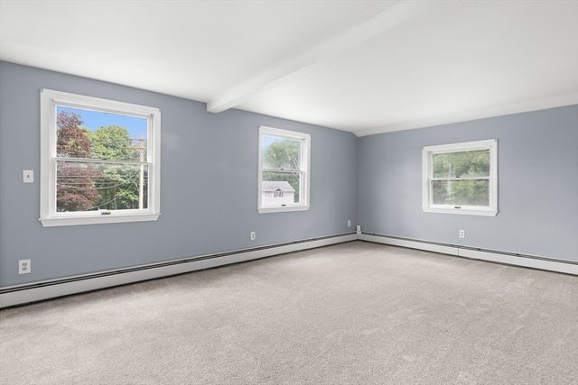 865 Salem St, Groveland, MA 01834