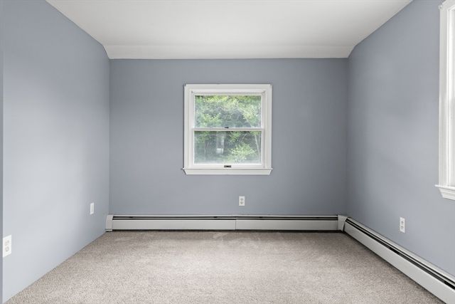 865 Salem St, Groveland, MA 01834