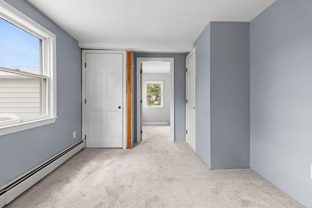 865 Salem St, Groveland, MA 01834