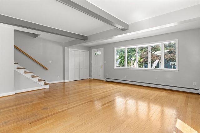 865 Salem St, Groveland, MA 01834
