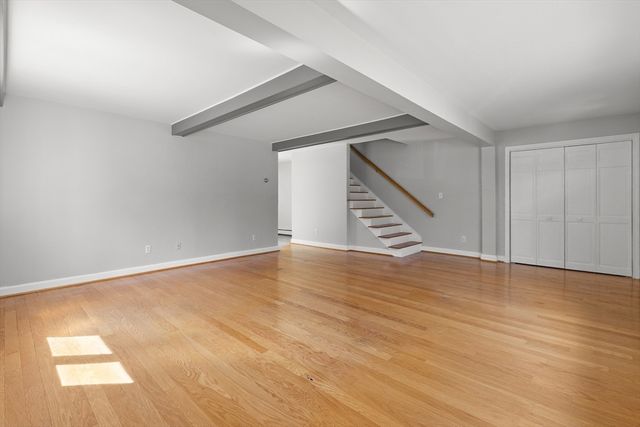 865 Salem St, Groveland, MA 01834