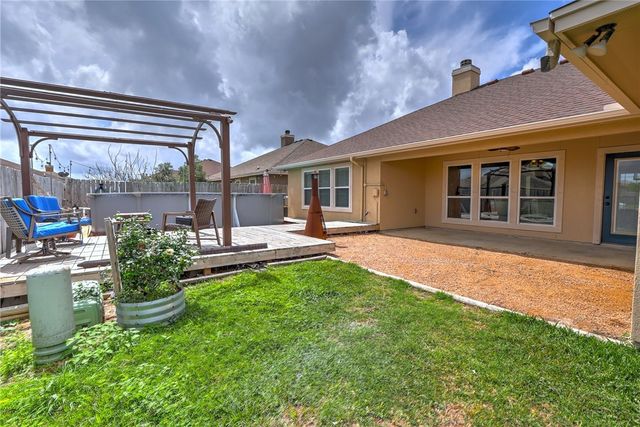 3814 Truxton Dr, Corpus Christi, TX 78414