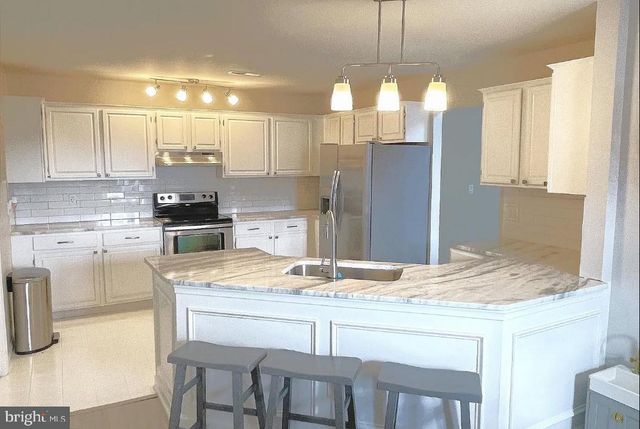 125 UPPER VALLEY LN, Newark, DE 19711