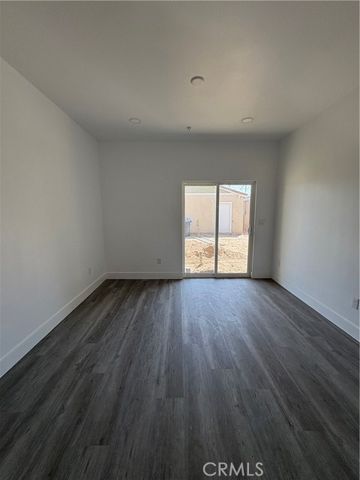 240 W N, Colton, CA 92324
