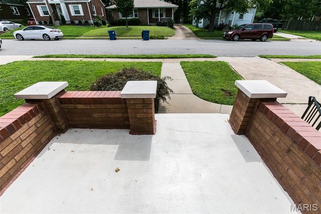 2367 Goodale Avenue, Overland, MO 63114