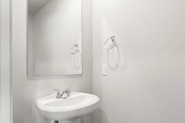 117 Summer DR, Elgin, TX 78621