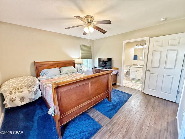 6589 Grand Oak Loop, Grand Ridge, FL 32442