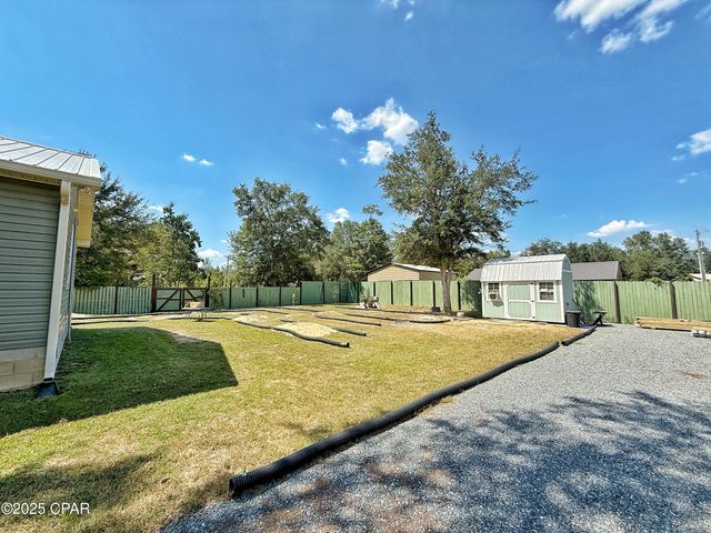 6589 Grand Oak Loop, Grand Ridge, FL 32442