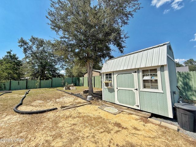 6589 Grand Oak Loop, Grand Ridge, FL 32442