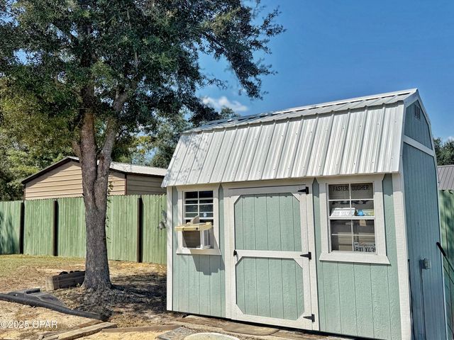 6589 Grand Oak Loop, Grand Ridge, FL 32442