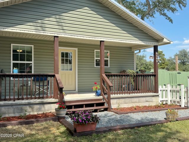 6589 Grand Oak Loop, Grand Ridge, FL 32442