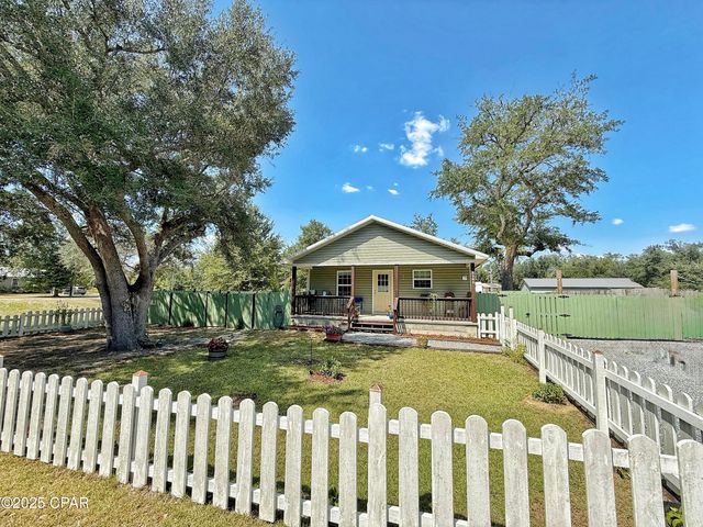 6589 Grand Oak Loop, Grand Ridge, FL 32442