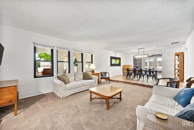 12151 Cattle King Drive, Bakersfield, CA 93306