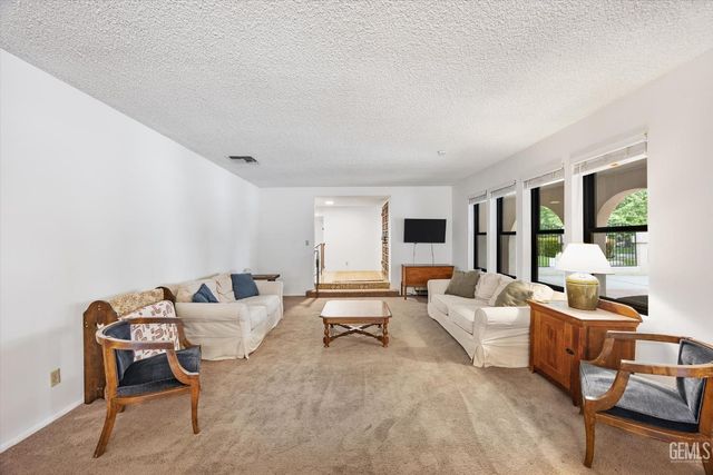 12151 Cattle King Drive, Bakersfield, CA 93306