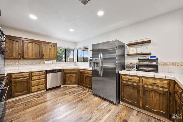 12151 Cattle King Drive, Bakersfield, CA 93306