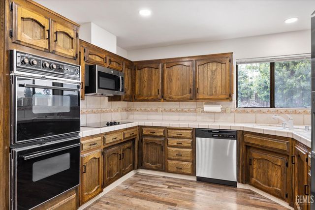 12151 Cattle King Drive, Bakersfield, CA 93306