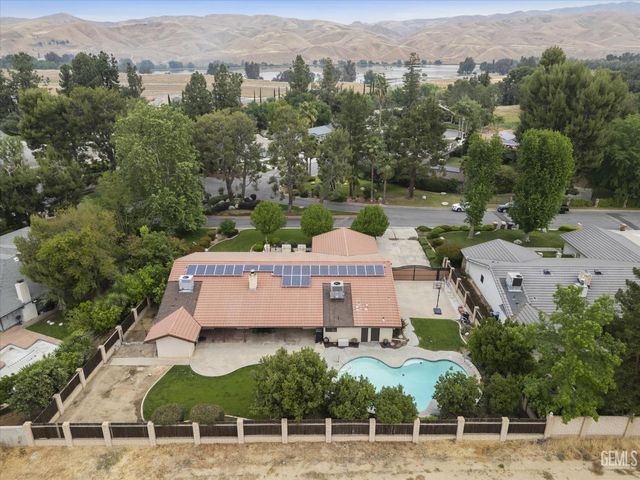 12151 Cattle King Drive, Bakersfield, CA 93306