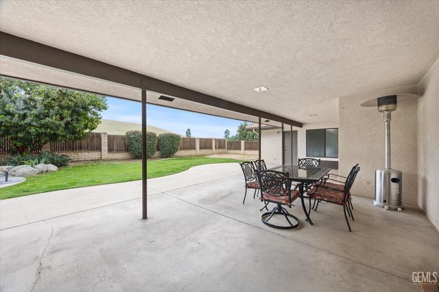 12151 Cattle King Drive, Bakersfield, CA 93306