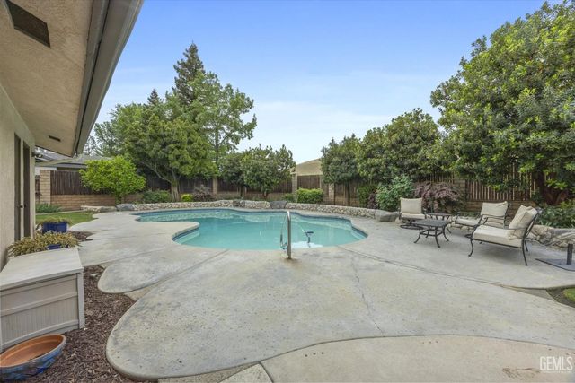 12151 Cattle King Drive, Bakersfield, CA 93306