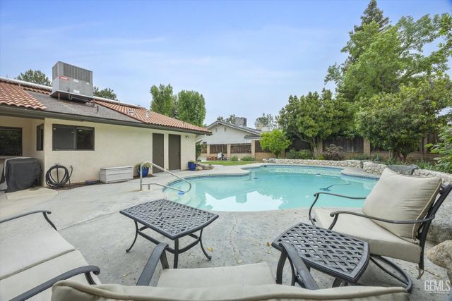 12151 Cattle King Drive, Bakersfield, CA 93306