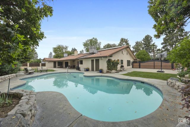 12151 Cattle King Drive, Bakersfield, CA 93306