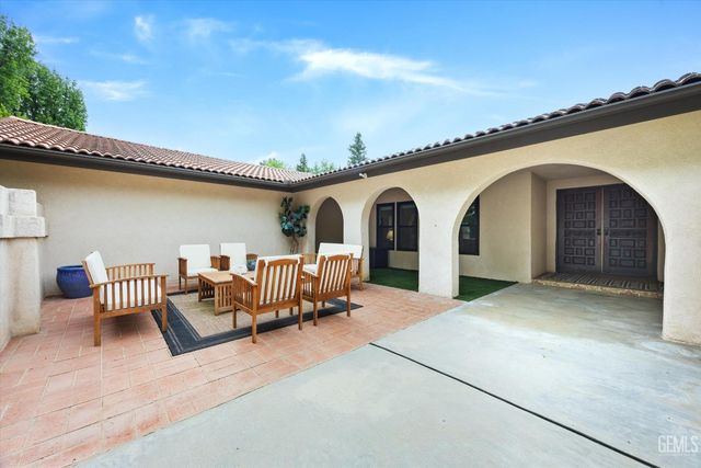 12151 Cattle King Drive, Bakersfield, CA 93306