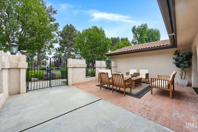 12151 Cattle King Drive, Bakersfield, CA 93306