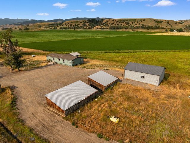 2221 Gateway South Road, Gallatin Gateway, MT 59730